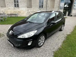 Peugeot 308 7 personbil 