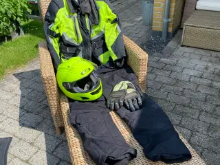 Mc tøj