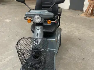Karma 737 - 2 L  den store Luxux Scooter