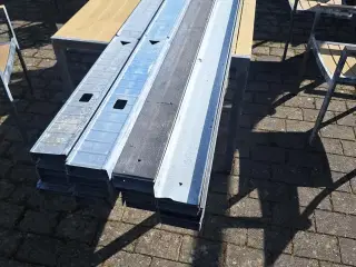 Stål lægter til skillevæg