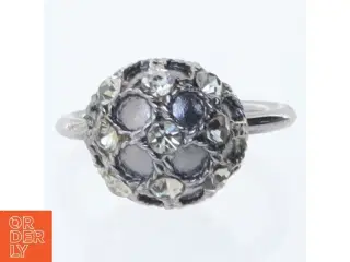 Sølvfarvet ring (str. 57 mm)