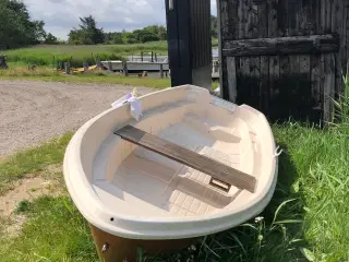 Robåd med årer, velholdt