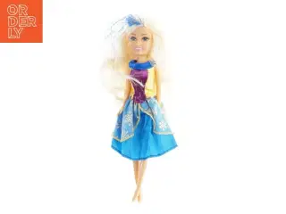 Dukke med farverig kjole (str. 27 cm)