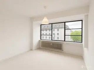 Mindre kontor centralt på Nørrebro lige ved metro