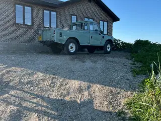 Land rover sælges 