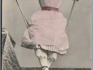 Skuespillerinde Oda Nielsen i "Et Eventyr i Rosenborghave " - Guld - Skuespiller - Postkort - Brugt