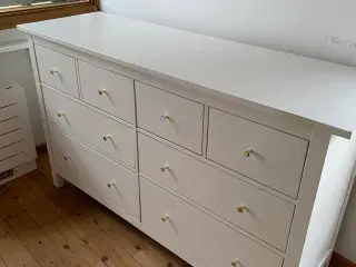 Stor hvid kommode