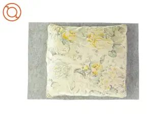 Pude med blomsterprint fra Ukendt (str. LB:42x40cm)