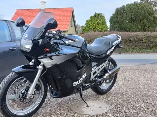 Suzuki gsx600f