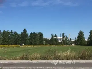 Stor og synlig erhvervsgrund, på hele 16.736 m2. 