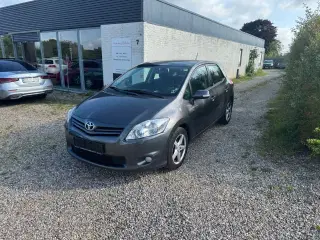 Toyota Auris 1,6 T2
