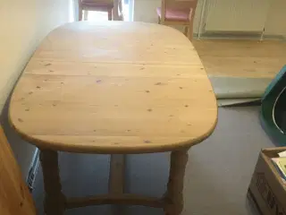 Spisebord, fyrretra med 4 stole