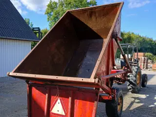 Højtipvogn.