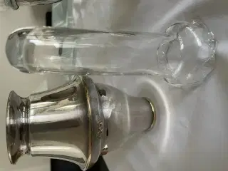 Sølvskål og vase med glasindsats