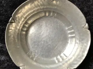 Tin askebæger (eller lille skål) 