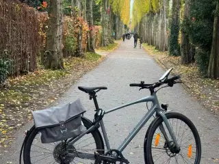 Specialized Sirrus X 3.0 EQ Cykel inkl. tilbehør