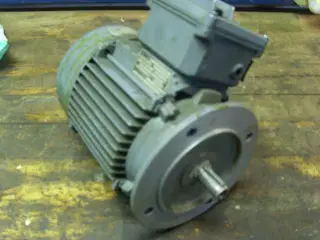 AEG El motor 400v/220v