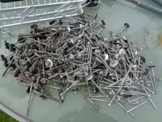 210 tagskruer