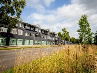 Charmerende kontor med højt til loftet i Ringgade Centret