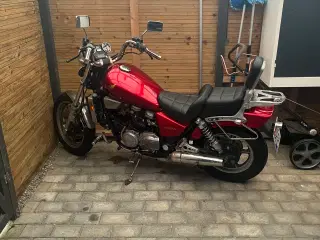 Honda VF 700 Magna