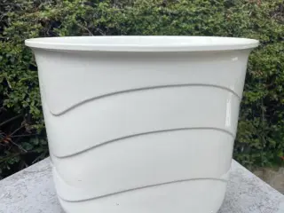 Stor hvid porcelæn skjuler