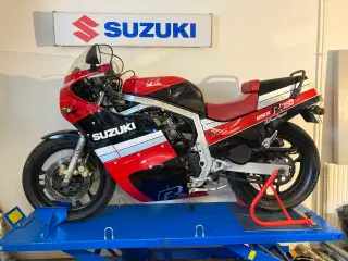 Suzuki GSXR 750