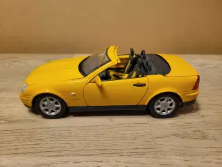 Modelbil, Mercedes SLK 230. Skala 1/18 Meget flot 
