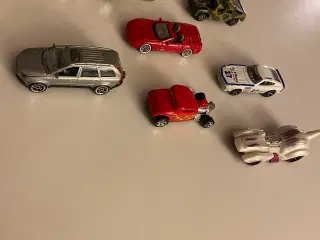 Små legetøjsbiler 