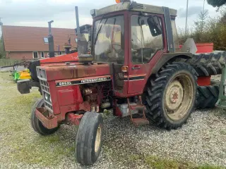 Traktor IH 885XL