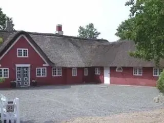 Rømø-hus: idyllisk, stråtækket og nyrestaureret hus med plads til 8 personer