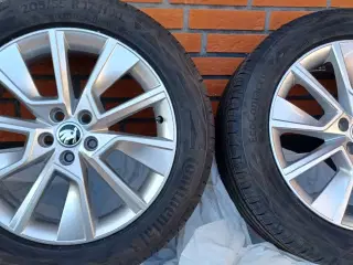 Alufælge Skoda med nye Continental dæk.