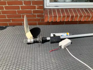 Digitalantene m/mast og strømforsyning