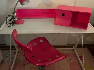Skrivebord +diverse