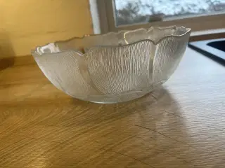 Stor glas skål med mønster