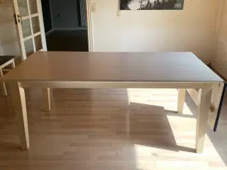 Spisebord