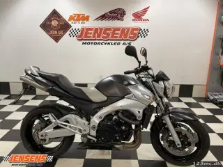 Suzuki GSR 600