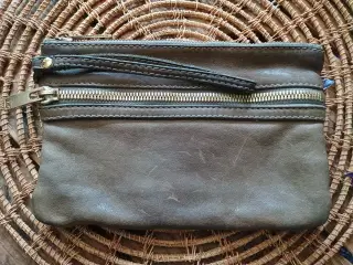 Kurt Geiger clutch med håndledsrem