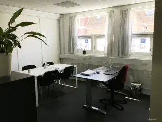 Pæne kontorer med terasse