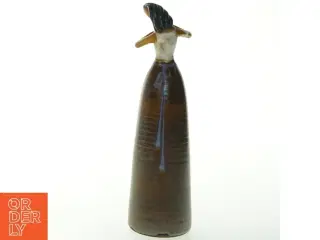 Keramikfigur af kvinde (str. 29 cm)