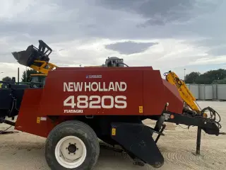 Søger - New Holland 4820s, D710, Hesston 4600.