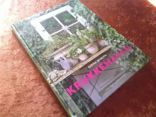 Krukkehaven, Karina Demuth