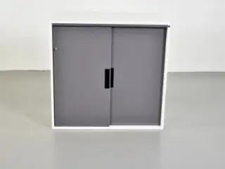 Cube design quadro skab i hvid med to grå skydelåger