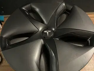 Tesla kapsler til aero fælge