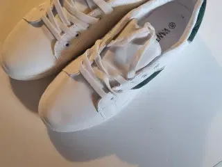 Sneakers/ Vanting 