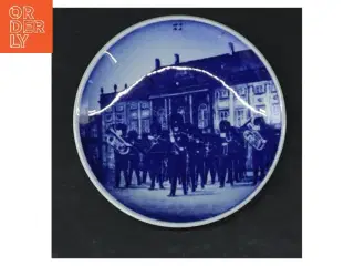 Blå og hvid porcelænstallerken med motiv fra Royal Copenhagen (str. Ø 8 cm)