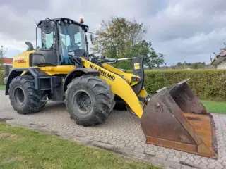 Super velholdt NH W130D LR KUN 1063 timer