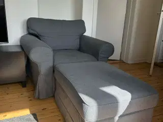 IKEA EKTORP lænestol + puff – grå – god stand