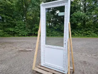 Ny yderdør 215×95×12 karmmål
