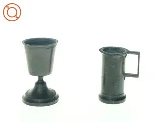 Tin bæger og pokal (str. 8 x 4 cm 9 x 5 cm)