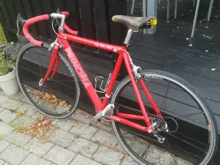 Racercykel yderst velholdt 